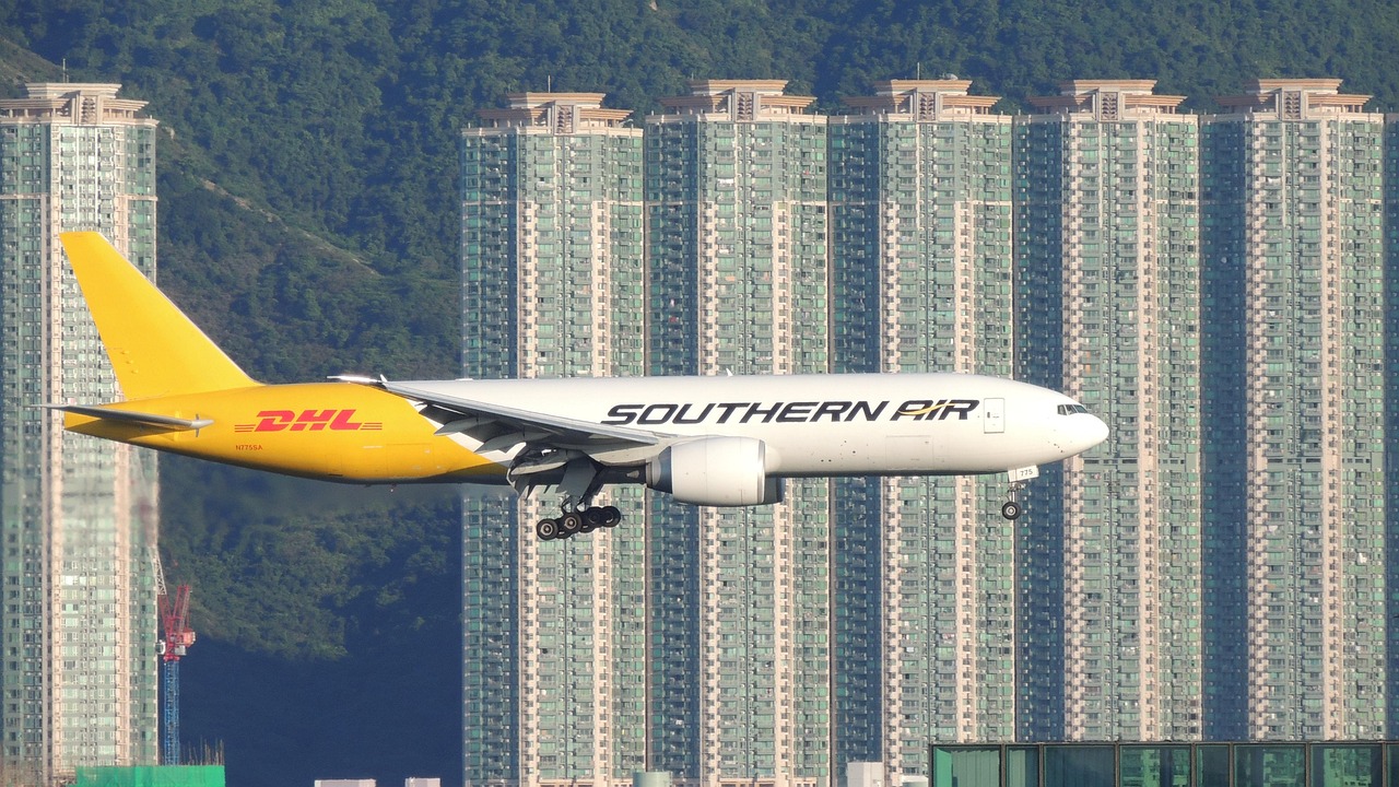 DHL國際空運快遞飛機